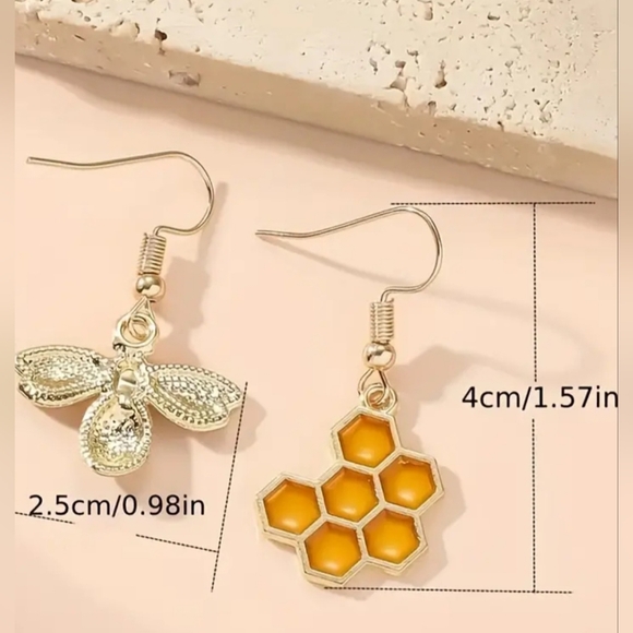 Bee & Honeycomb Decor Mismatched Drop Earrings - Picture 6 of 8